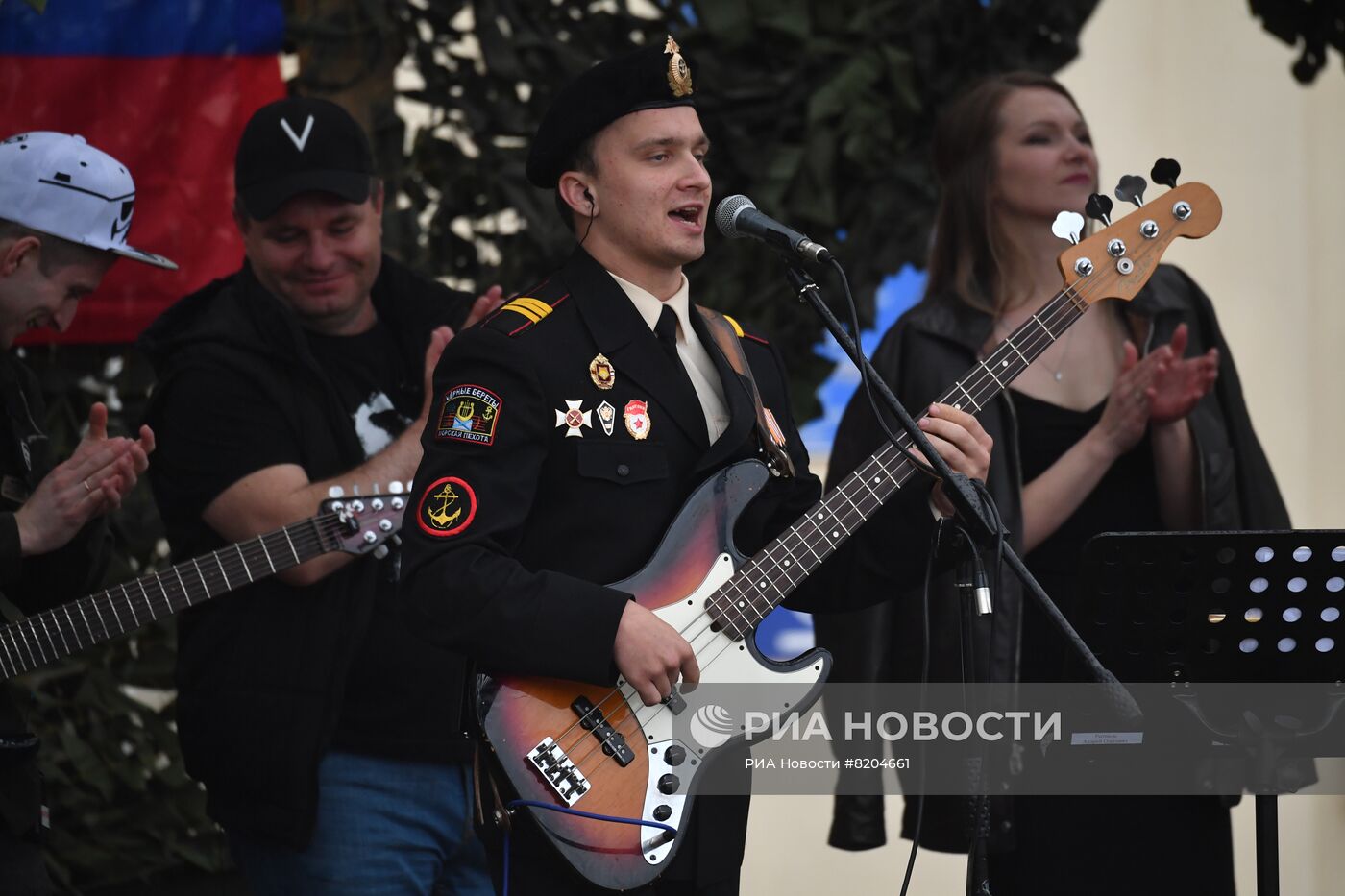 Концерт российских артистов для жителей Купянска и военнослужащих РФ