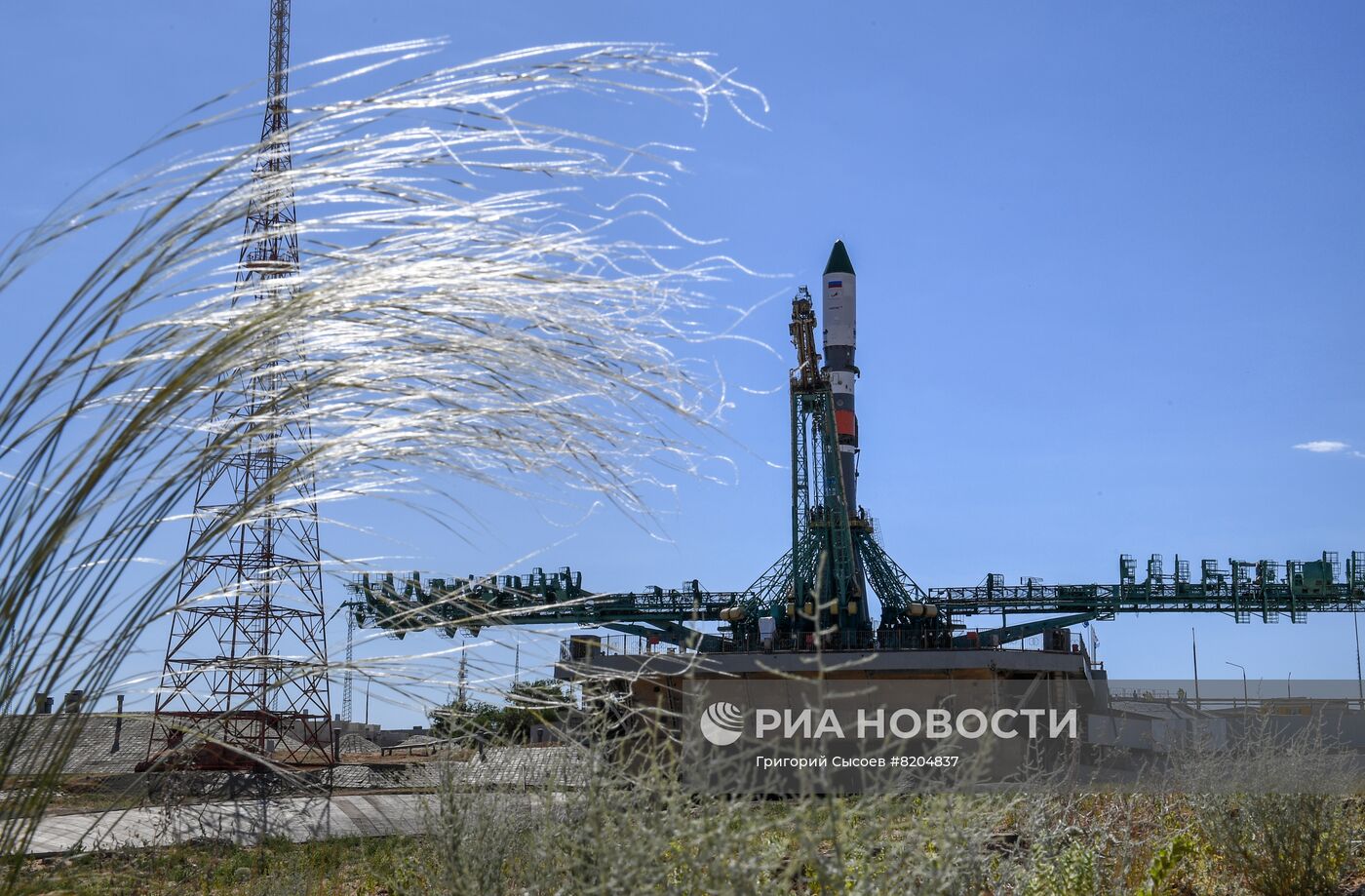 Вывоз РН "Союз 2.1а" с транспортным грузовым кораблем "Прогресс МС-20"