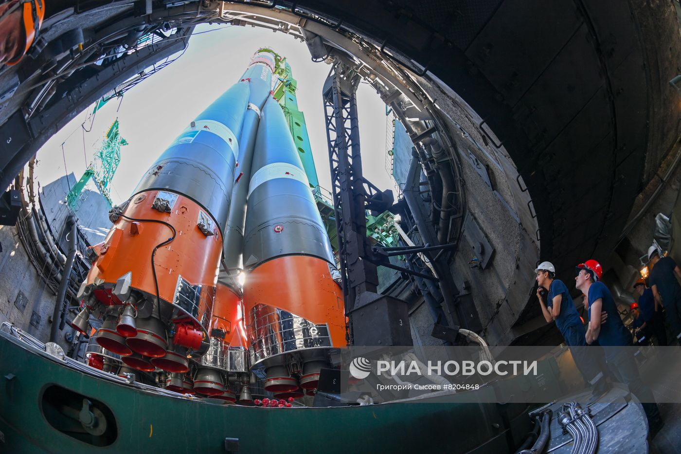 Вывоз РН "Союз 2.1а" с транспортным грузовым кораблем "Прогресс МС-20"