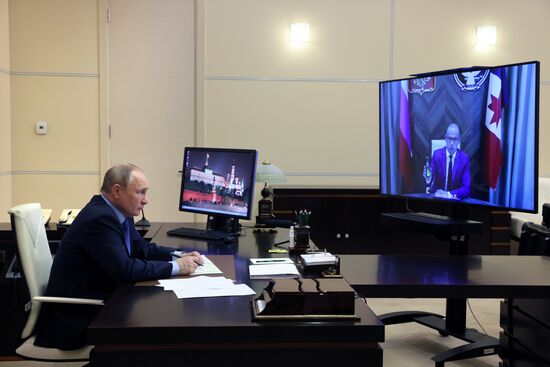 Президент РФ В. Путин встретился с главой Удмуртской Республики А. Бречаловым