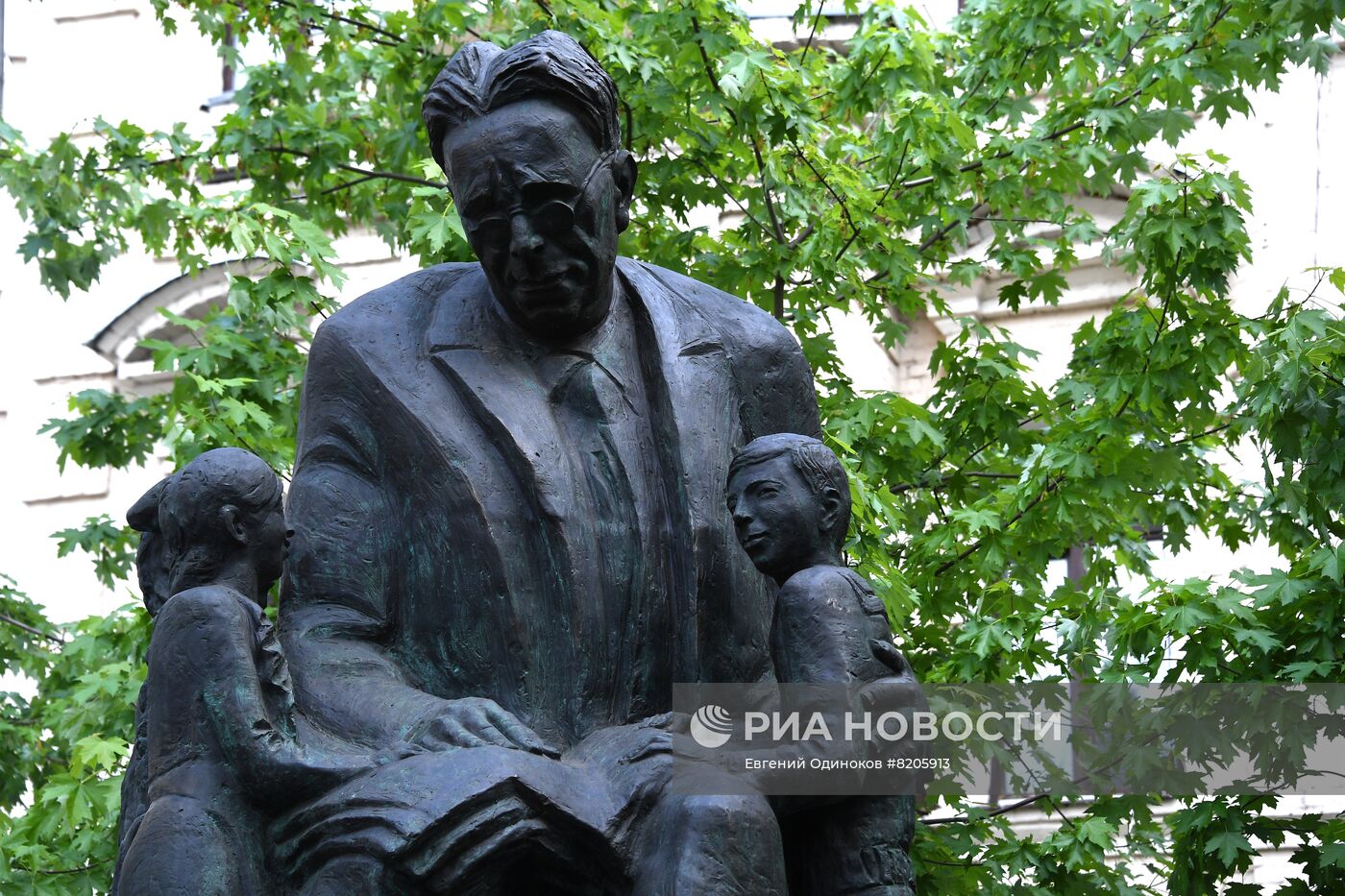 Открытие памятника Самуилу Маршаку