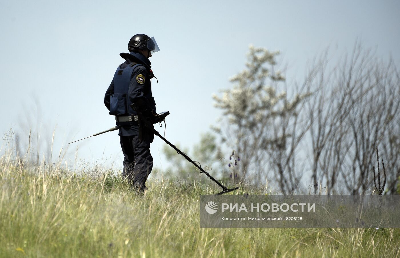 Разминирование ЛЭП вблизи Мариуполя