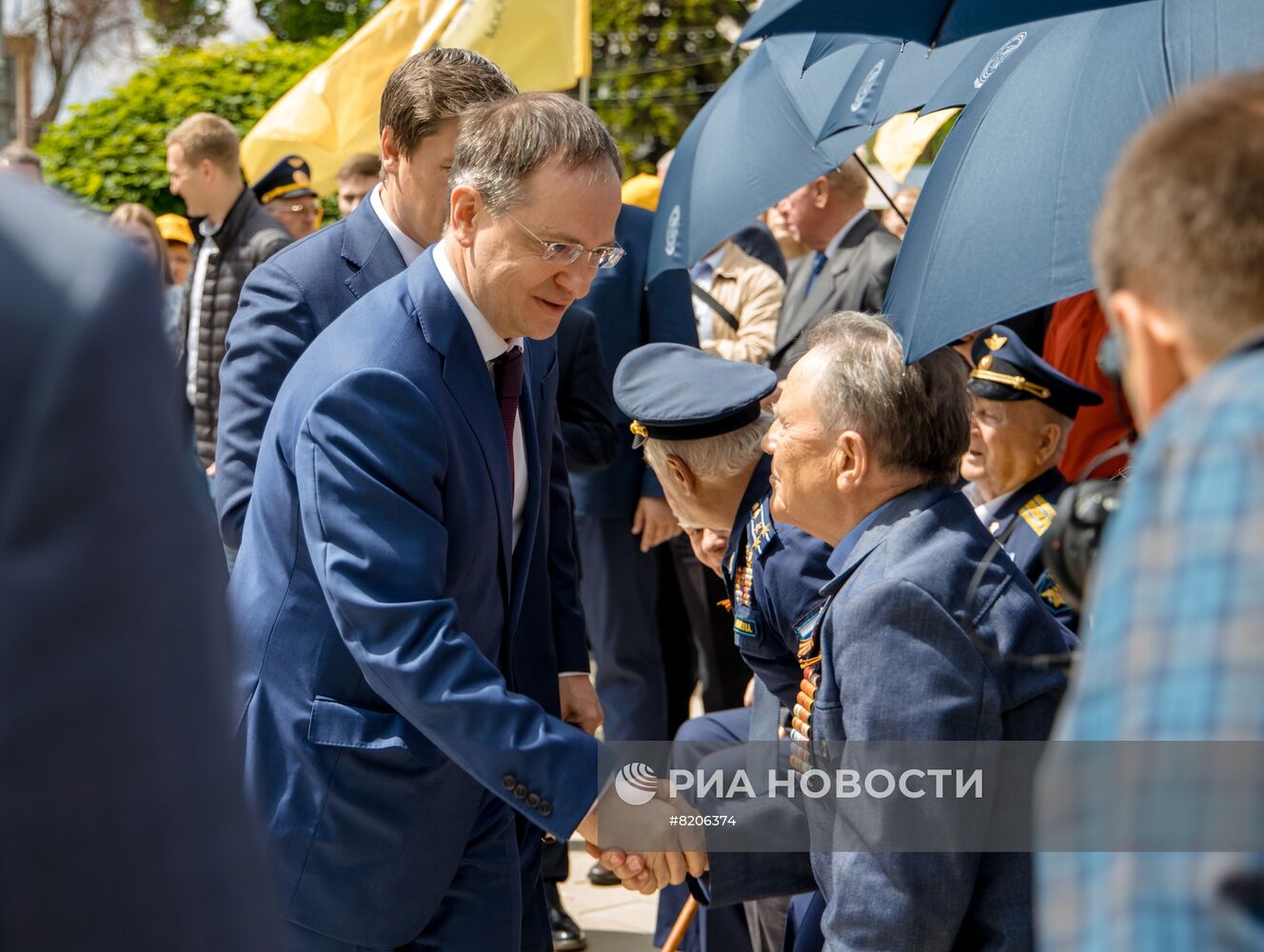 Открытие памятника "Сынам полков" и экспозиции "Юные защитники Родины" в Курске