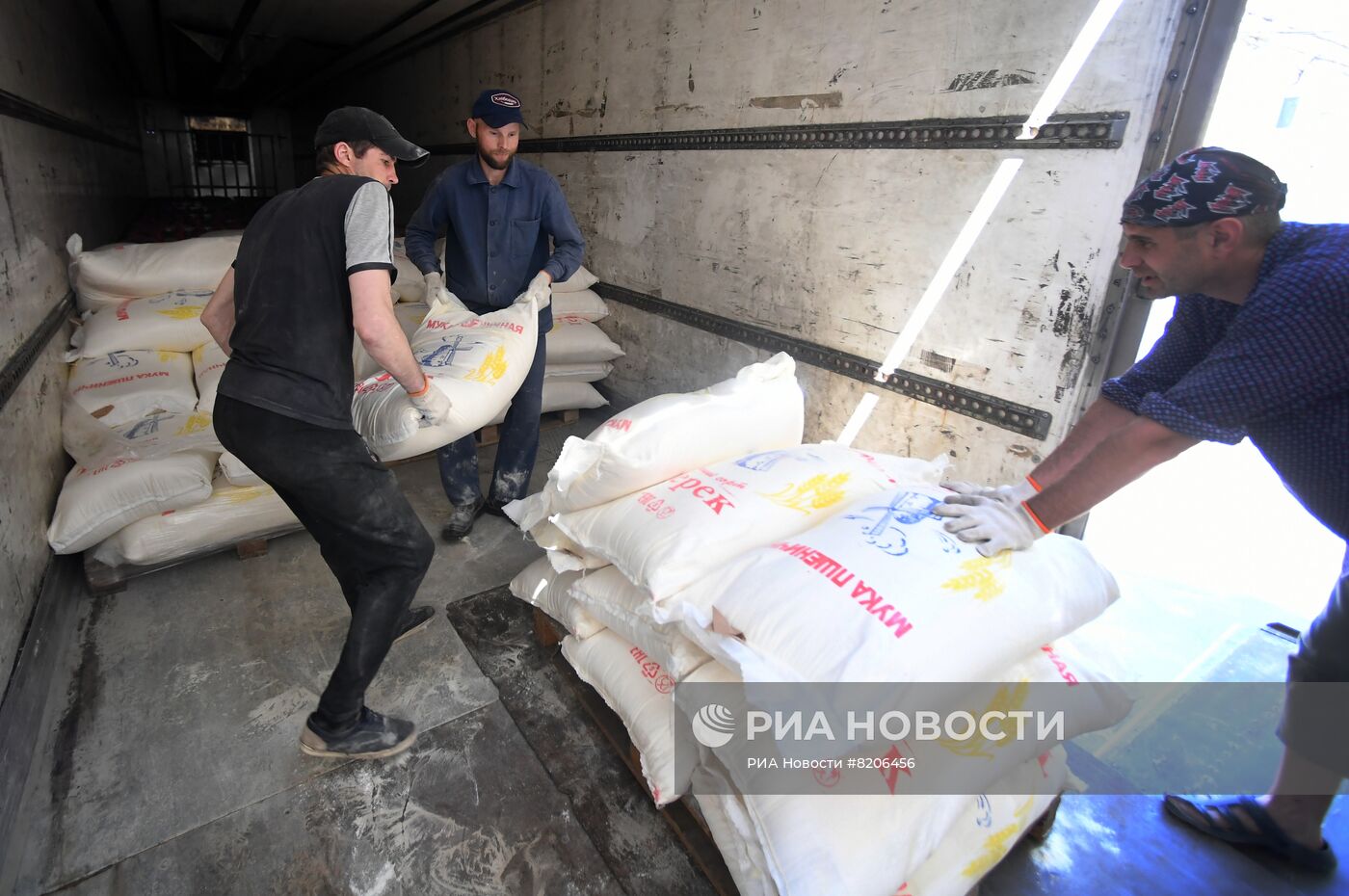 Гуманитарный конвой из Дагестана прибыл в Бердянск