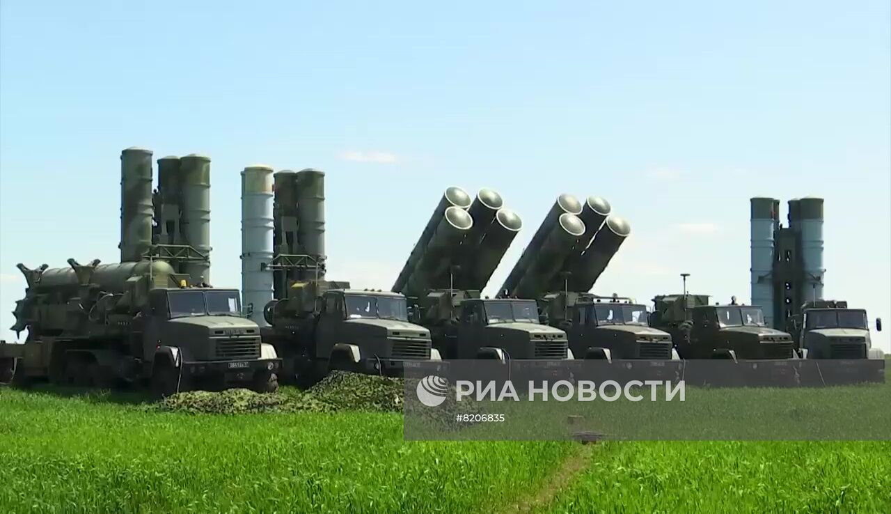 Боевая работа расчетов ЗРС С-300ПМ2 "Фаворит" в ходе специальной военной операции