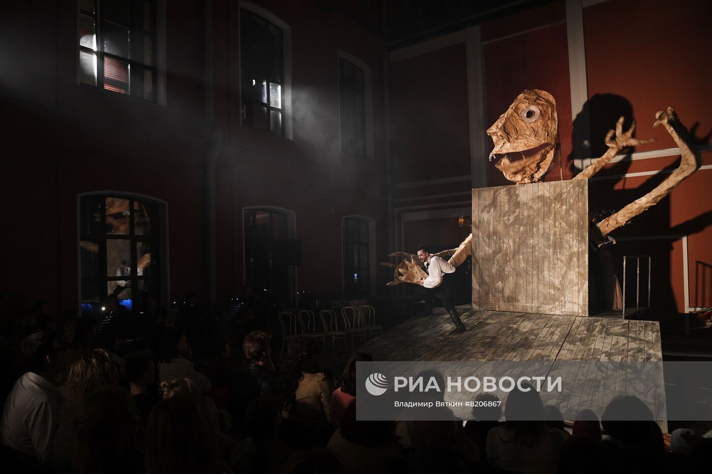 Спектакль "Женщина-змея"
