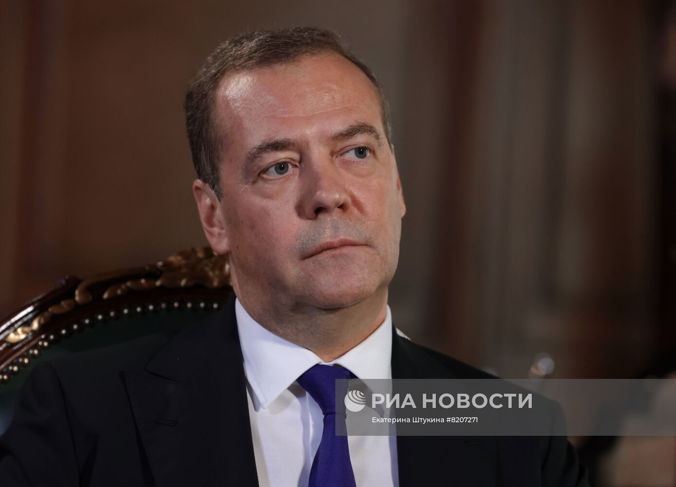 Д. Медведев дал интервью телеканалу "Аль-Джазира"