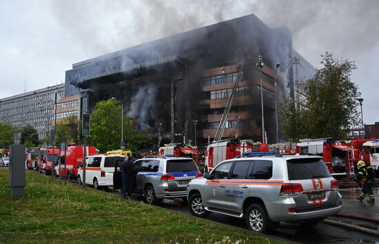 Пожар в  БЦ "Гранд Сетунь плаза" на западе Москвы