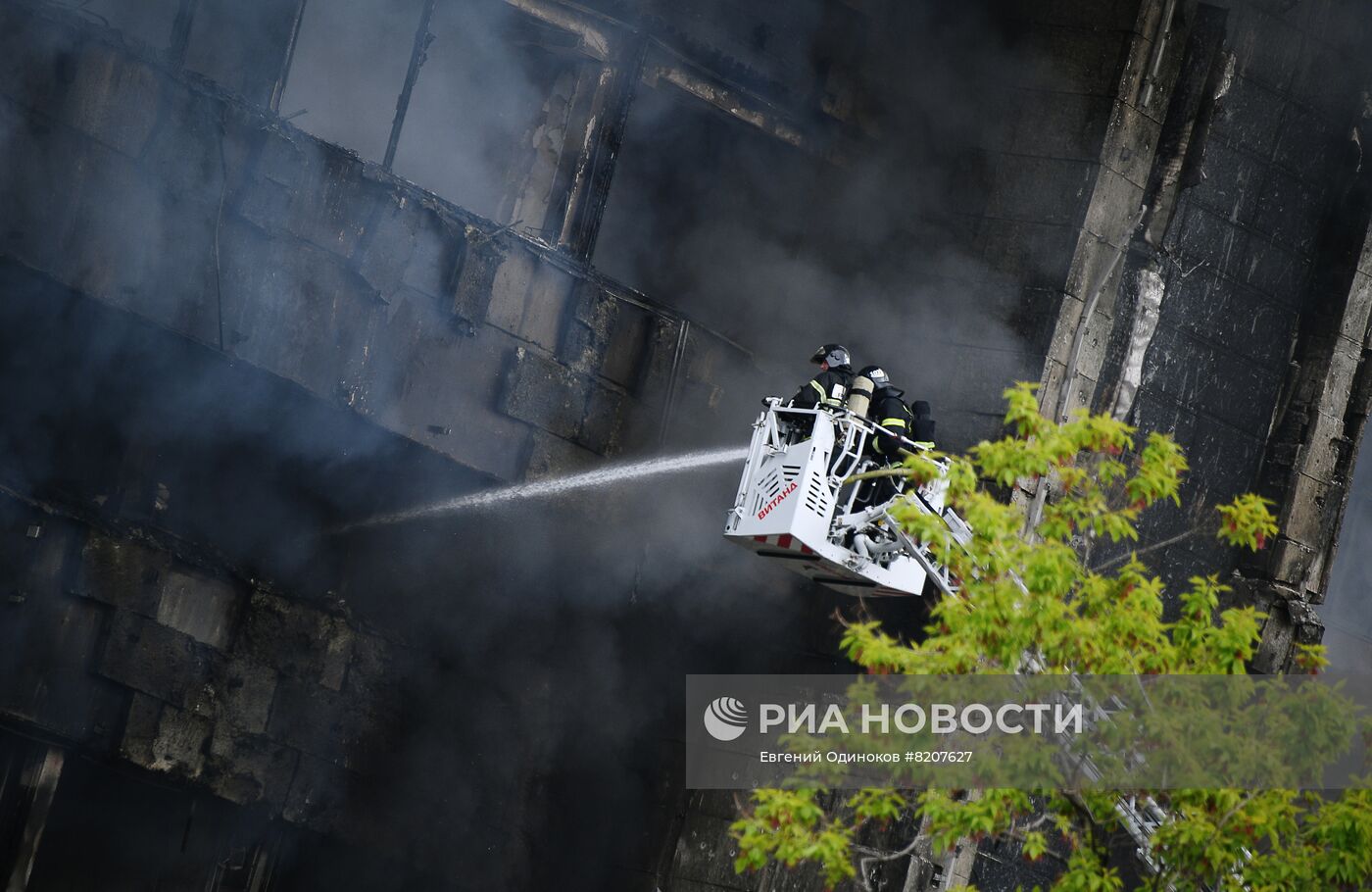 Пожар в  БЦ "Гранд Сетунь плаза" на западе Москвы