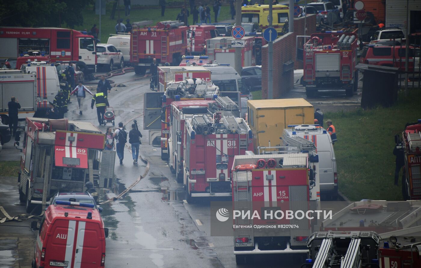 Пожар в  БЦ "Гранд Сетунь плаза" на западе Москвы