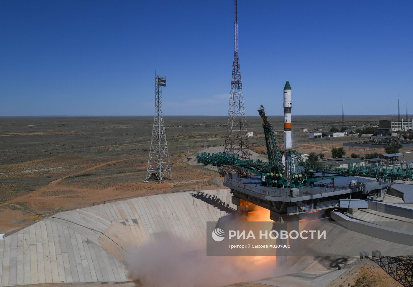 Пуск РН "Союз 2.1а" с транспортным грузовым кораблем "Прогресс МС-20"