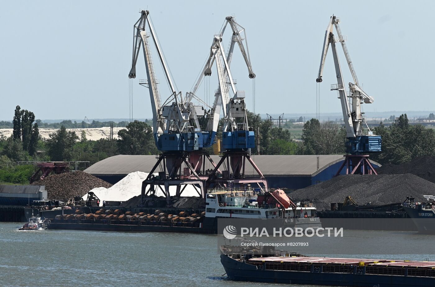 Прибытие первого судна из порта Мариуполя в Ростов-на-Дону