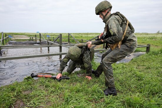 Всеармейский конкурс "Морской десант. Тропа выживания" в Калининградской области