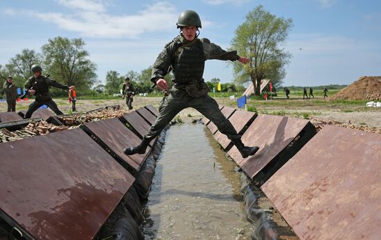 Всеармейский конкурс "Морской десант. Тропа выживания" в Калининградской области