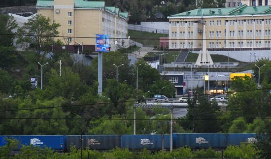Первый почтовый контейнерный поезд "Россия" начал курсировать по маршруту Москва - Владивосток