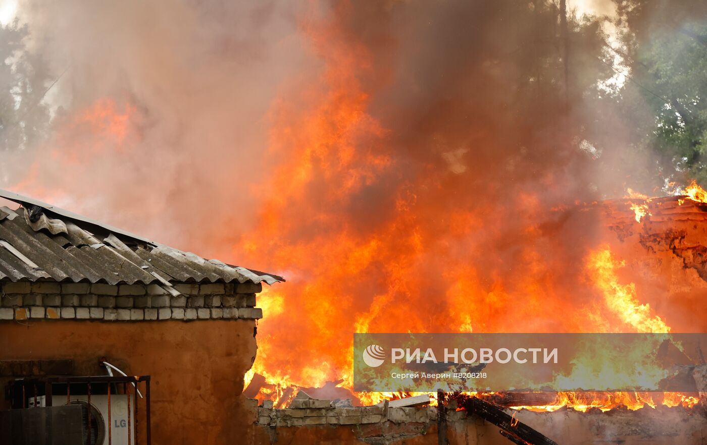 Украинские войска обстреляли центральные районы Донецка из "Града"