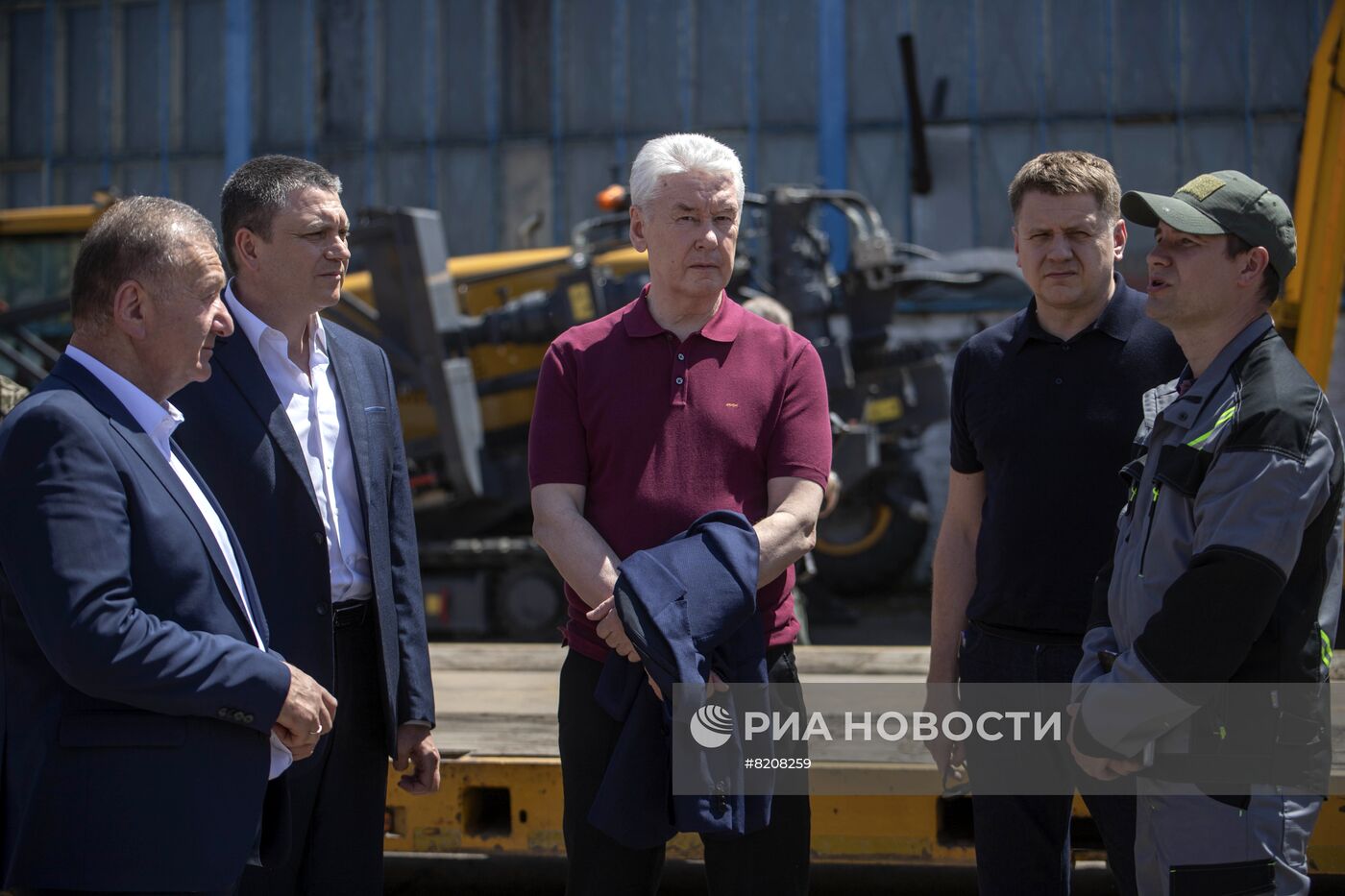 Мэр Москвы С. Собянин посетил Луганск