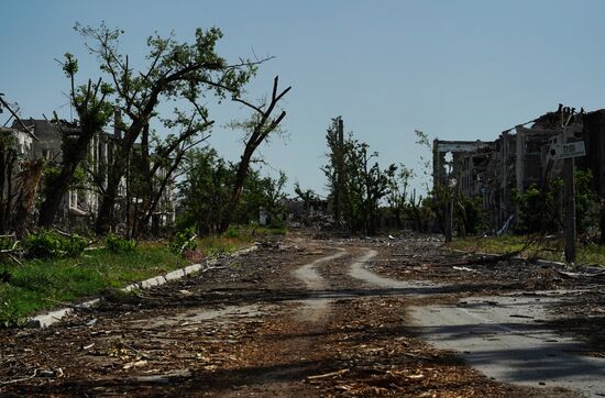 Город Рубежное в ЛНР возвращается к мирной жизни после освобождения