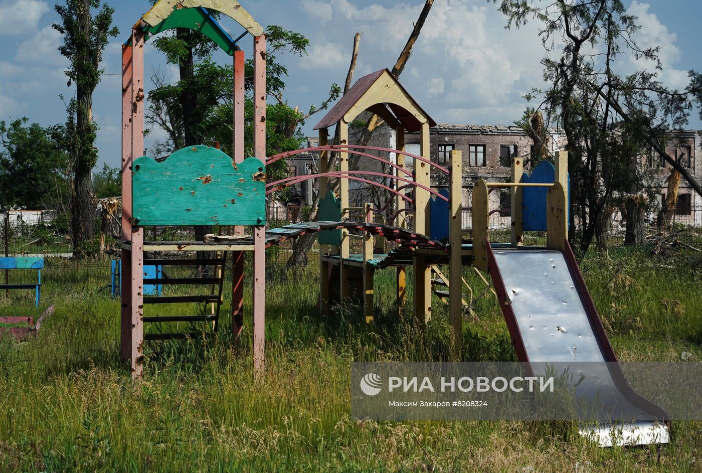 Город Рубежное в ЛНР возвращается к мирной жизни после освобождения