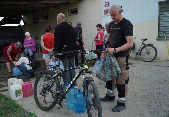 Город Рубежное в ЛНР возвращается к мирной жизни после освобождения