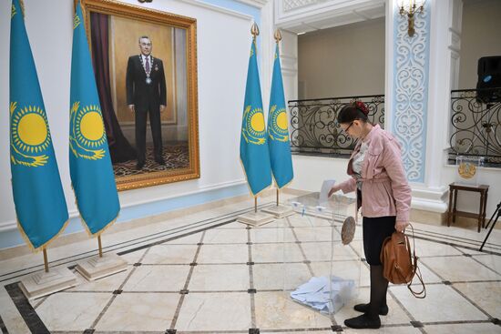 Референдум по поправкам в конституцию Казахстана