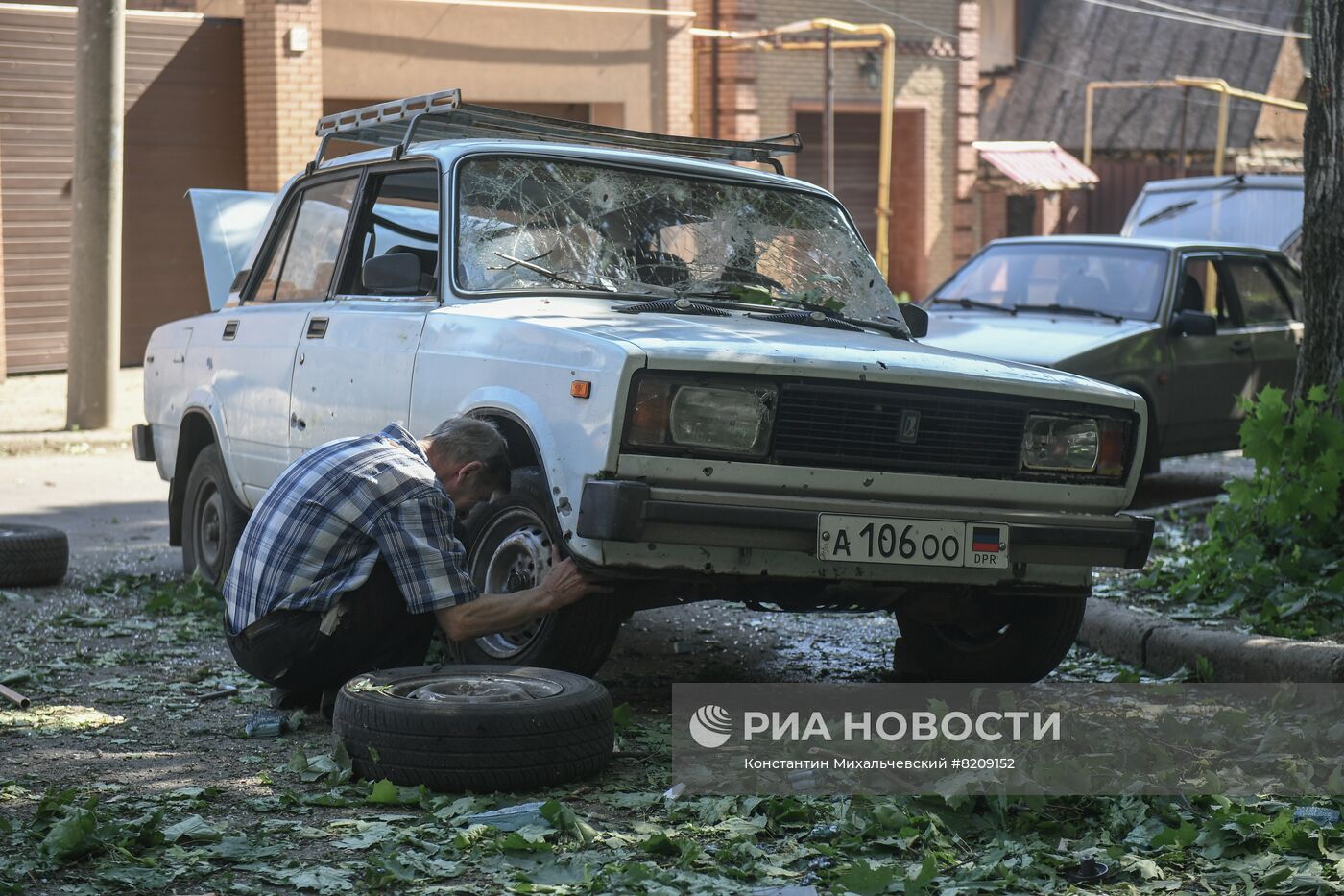 Последствия обстрелов Донецка украинскими войсками