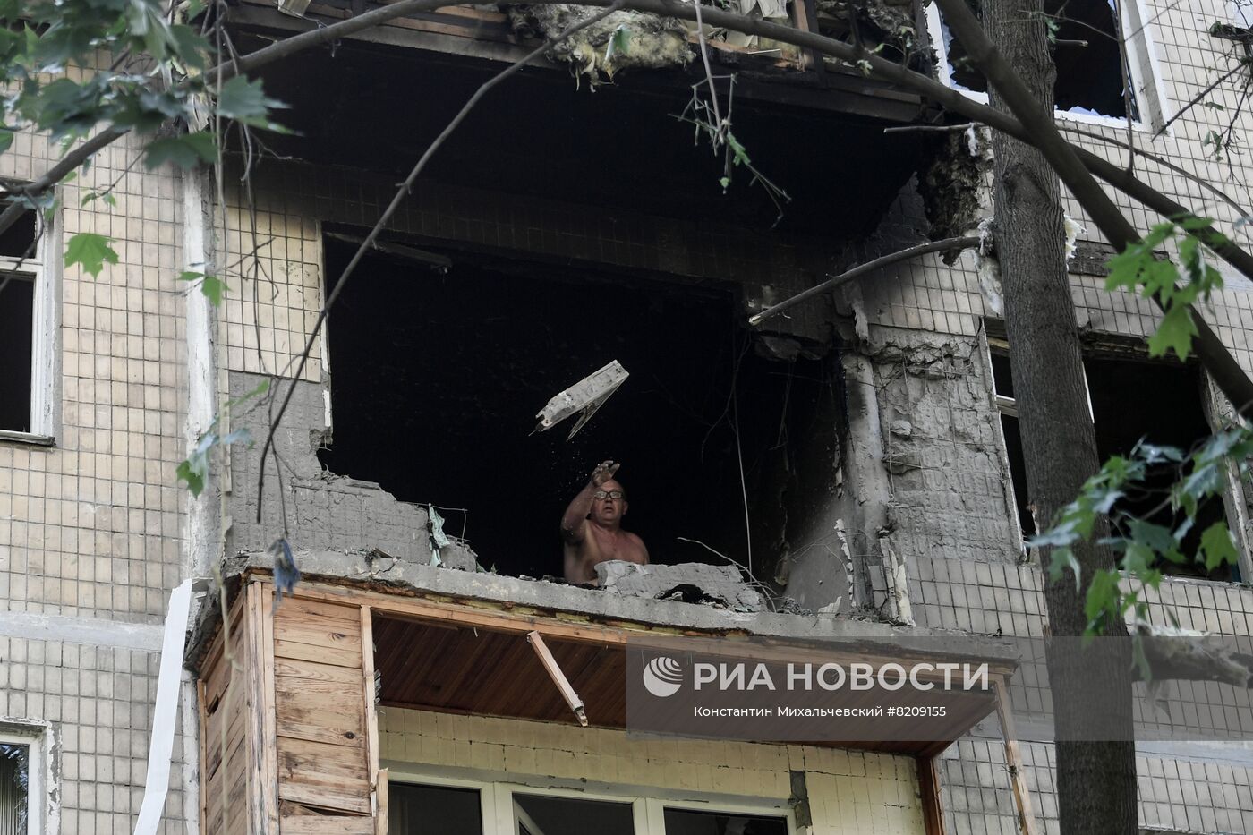 Последствия обстрелов Донецка украинскими войсками