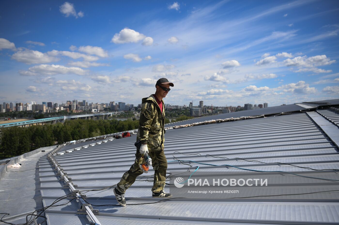 Строительство ледовой арены в Новосибирске