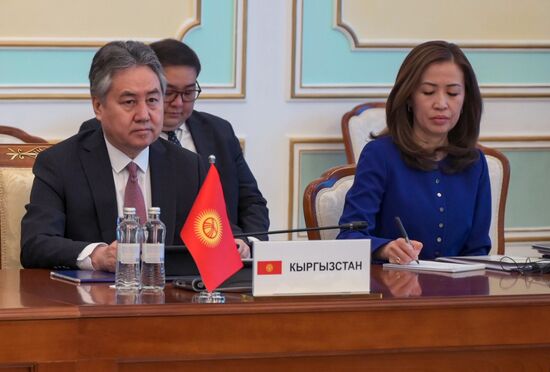 Встреча министров иностранных дел стран Центральной Азии и КНР