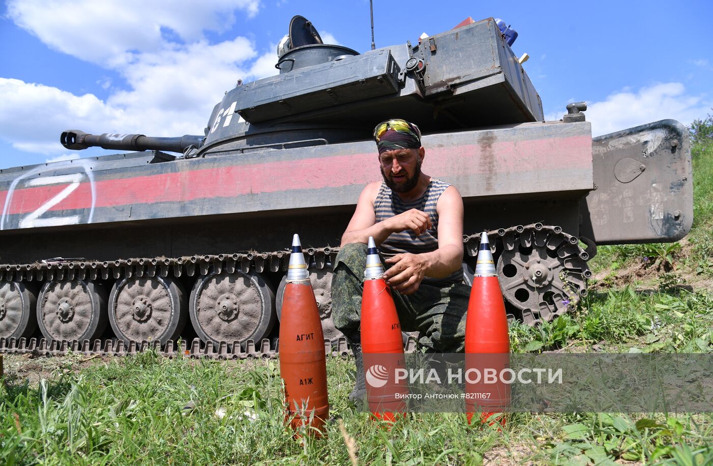 Артиллерия ЛНР стреляет агитснарядами с листовками по позициям ВСУ