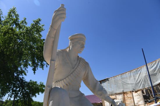 Восстановлены утраченные скульптуры павильона "Радиоэлектроника и связь" на ВДНХ