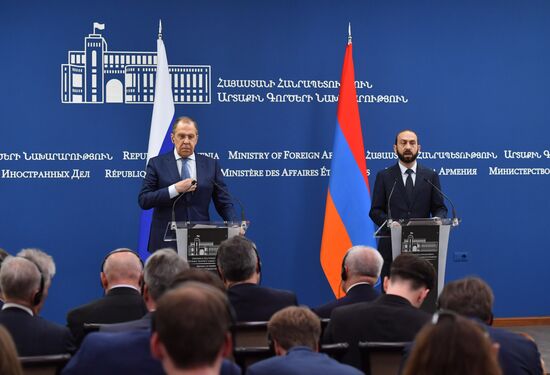 Визит главы МИД РФ С. Лаврова в Армению 