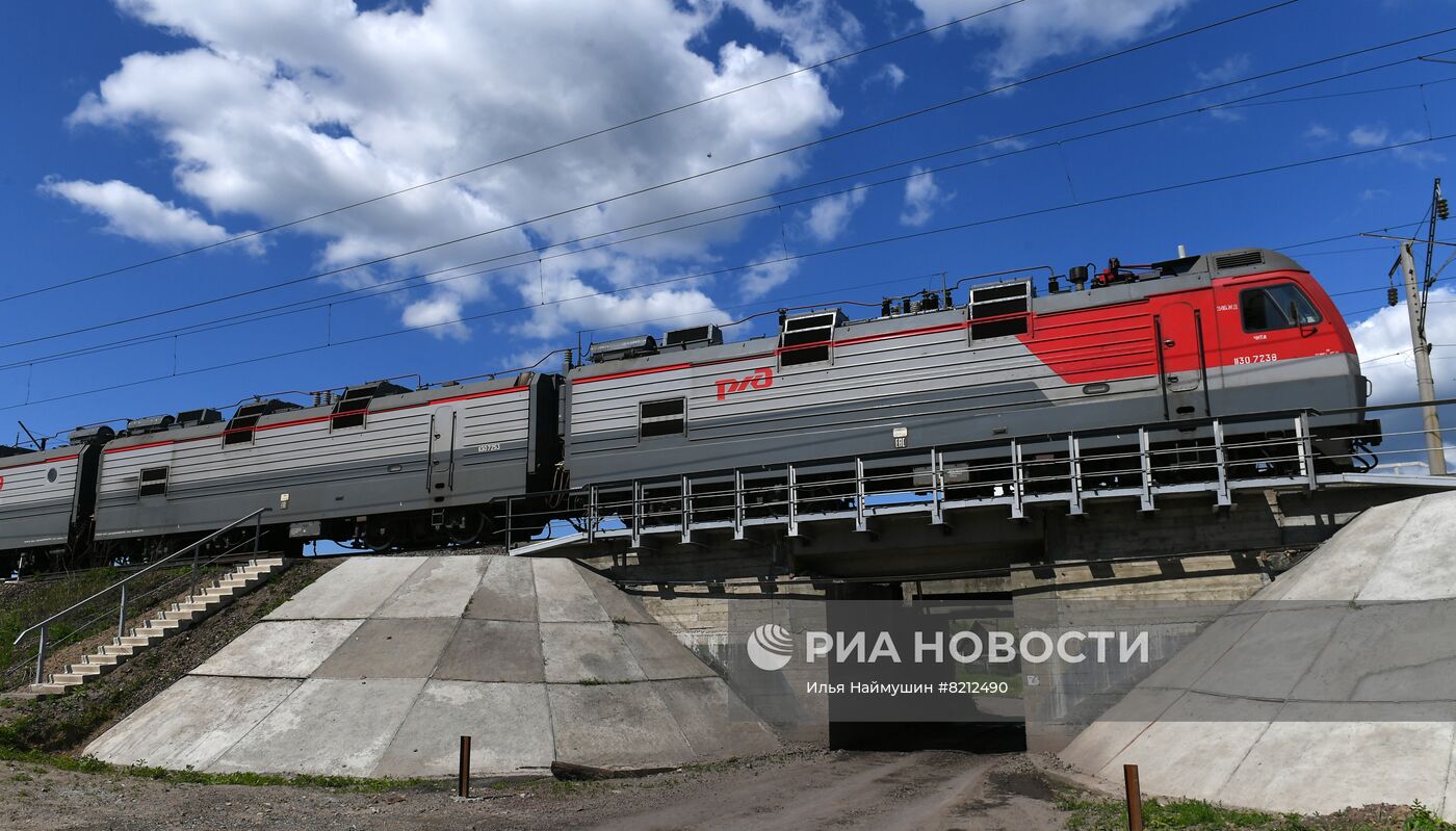 Поезда на Транссибирской железнодорожной магистрали в Красноярском крае