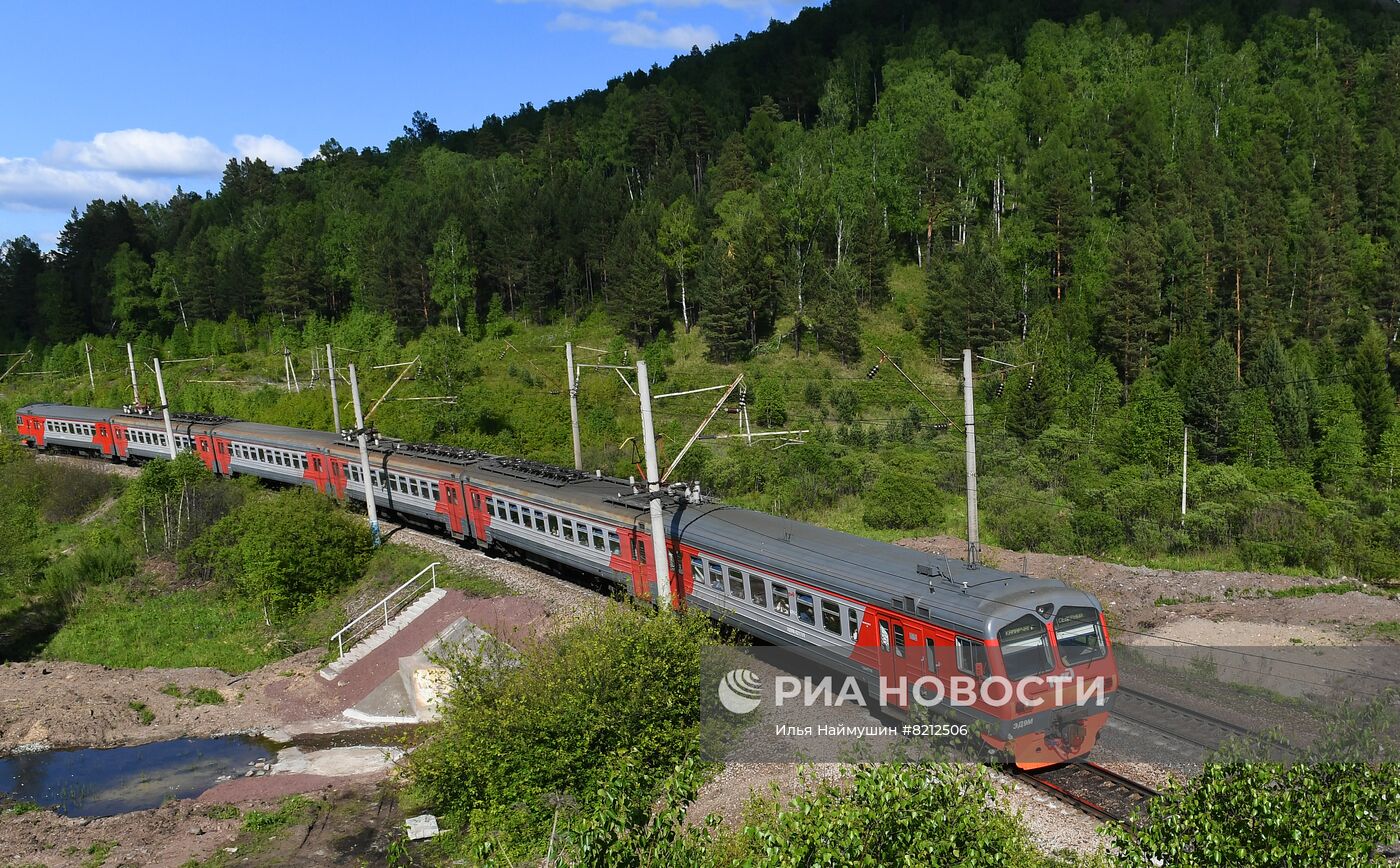 Поезда на Транссибирской железнодорожной магистрали в Красноярском крае