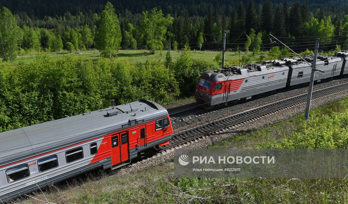 Поезда на Транссибирской железнодорожной магистрали в Красноярском крае