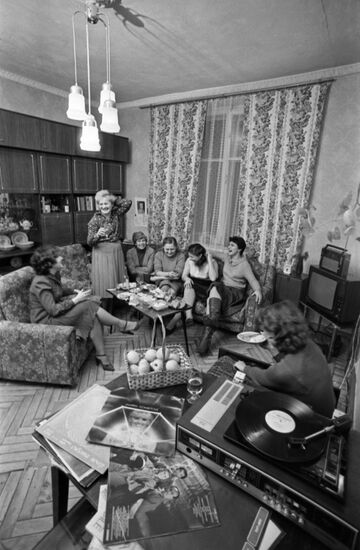 Бригадир сборщиц ПАО "Светлана" Алевтина Шелудякова