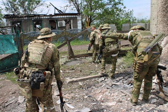 Бойцы чеченского спецназа на лисичанском направлении в ЛНР