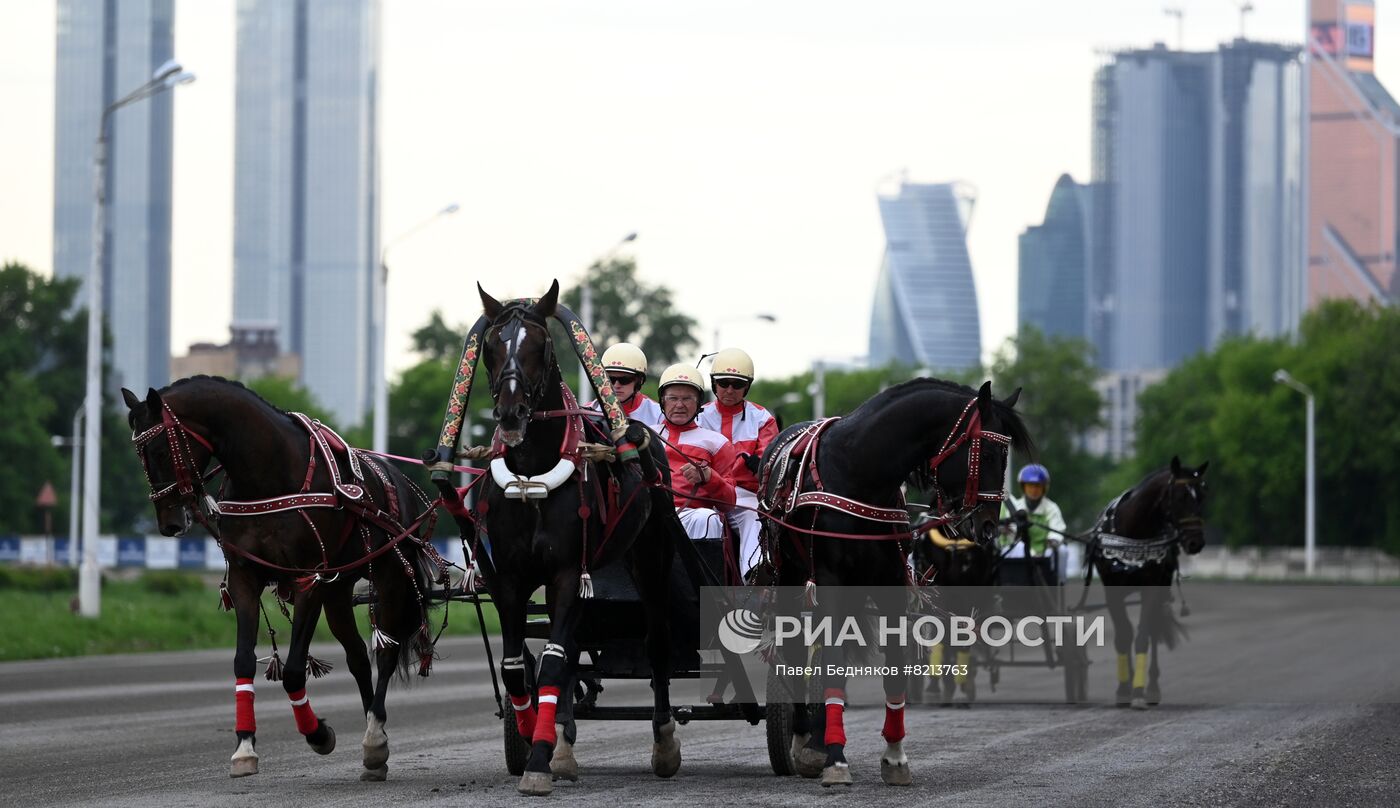 Заезды русских троек на Московском ипподроме