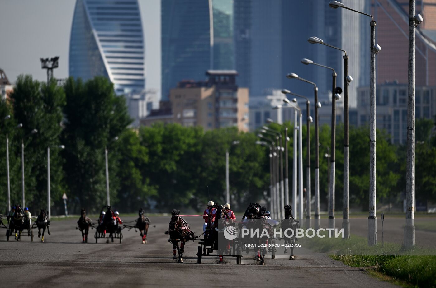 Заезды русских троек на Московском ипподроме