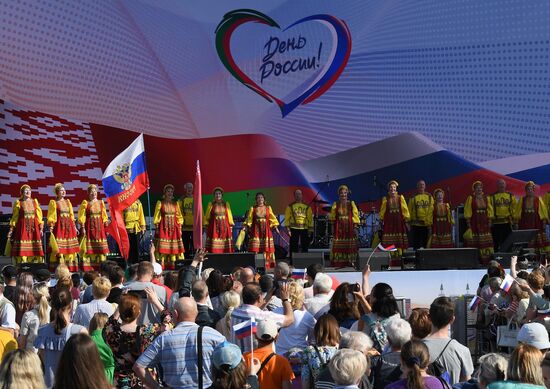 Праздничный концерт в честь Дня России в Белоруссии