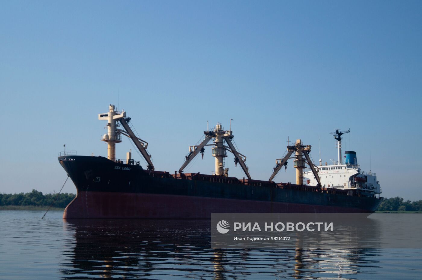 Иностранные суда в порту Херсона