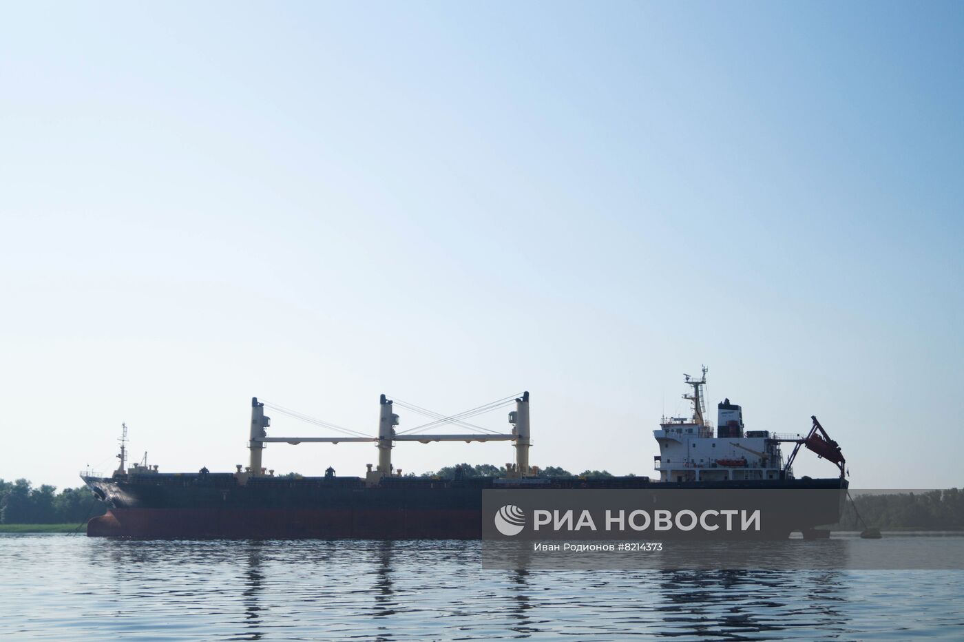 Иностранные суда в порту Херсона