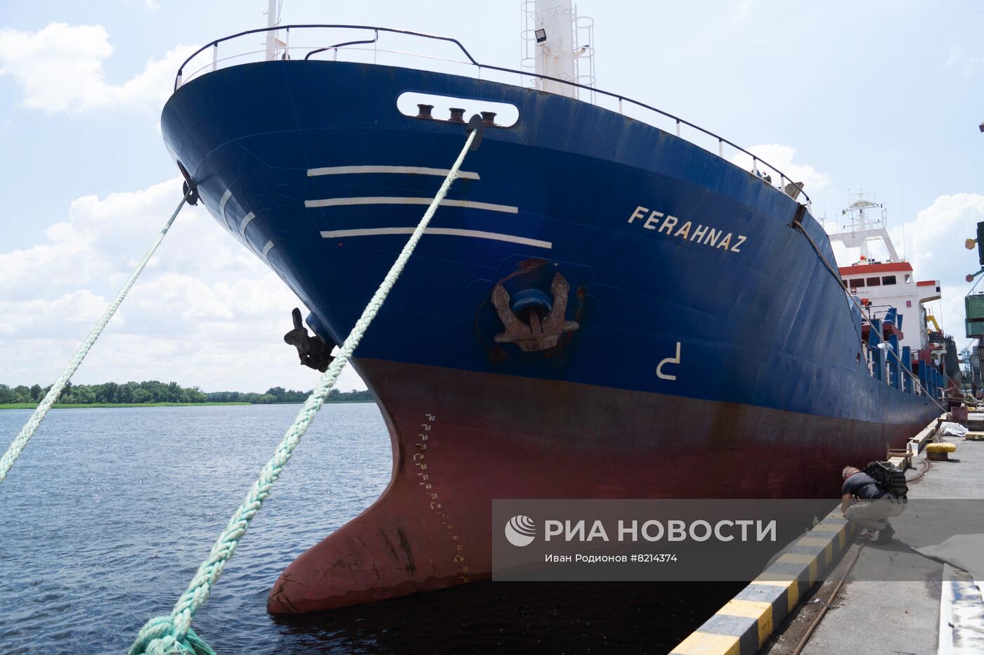 Иностранные суда в порту Херсона