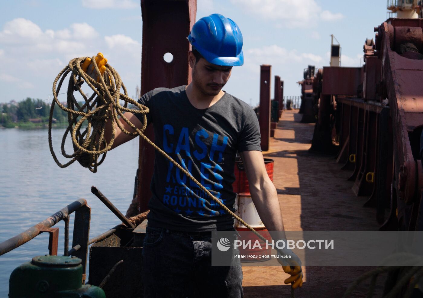 Иностранные суда в порту Херсона