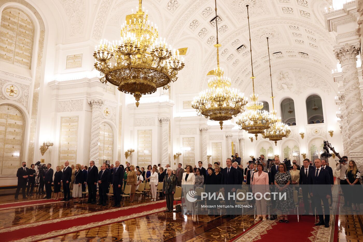 Президент РФ В. Путин вручил Государственные премии и золотые медали Героя Труда