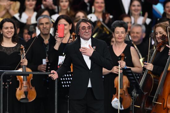 Праздничный концерт в честь Дня России