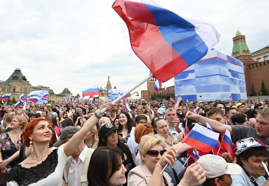 Праздничный концерт в честь Дня России