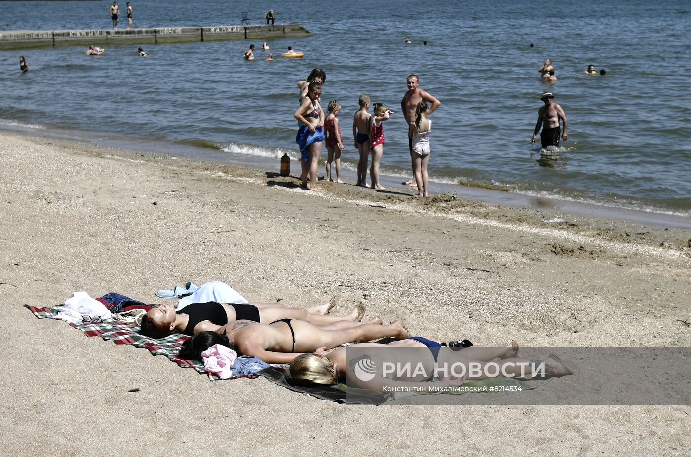 Налаживание мирной жизни в Мариуполе