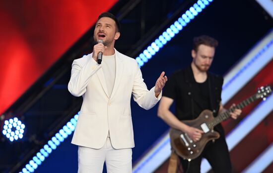 Праздничный концерт в честь Дня России