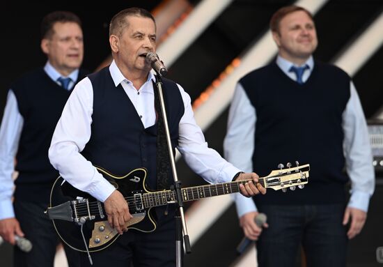 Праздничный концерт в честь Дня России